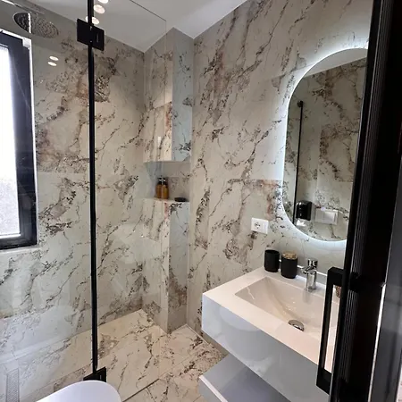 Apartment Matisse No27 - Center With Parking Tirana